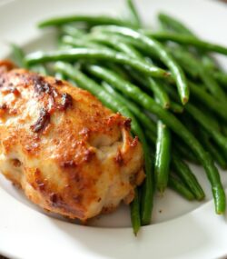 Rețetă hipocalorică pui la cuptor cu fasole verde și usturoi