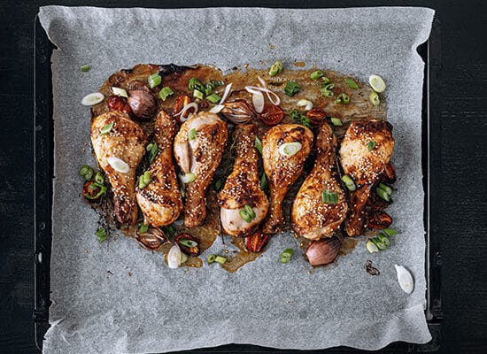 ciocanele de pui la cuptor in tava cu usturoi