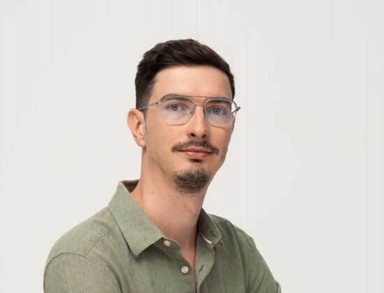 Adrian Buzoi, expert Kindora, medic nutritionist, in studio