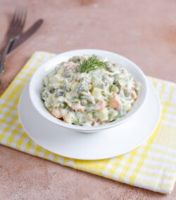 Reteta-salata-de-boeuf-cu-pui