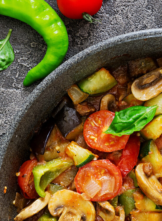 dieta vegana tigaie cu tocana de legume