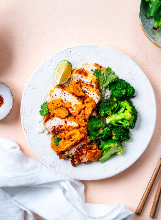 Imagine cu privire de sus cu un preparat high protein, specific în dieta scarsdale