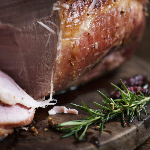 close up cu ciolan de porc afumat