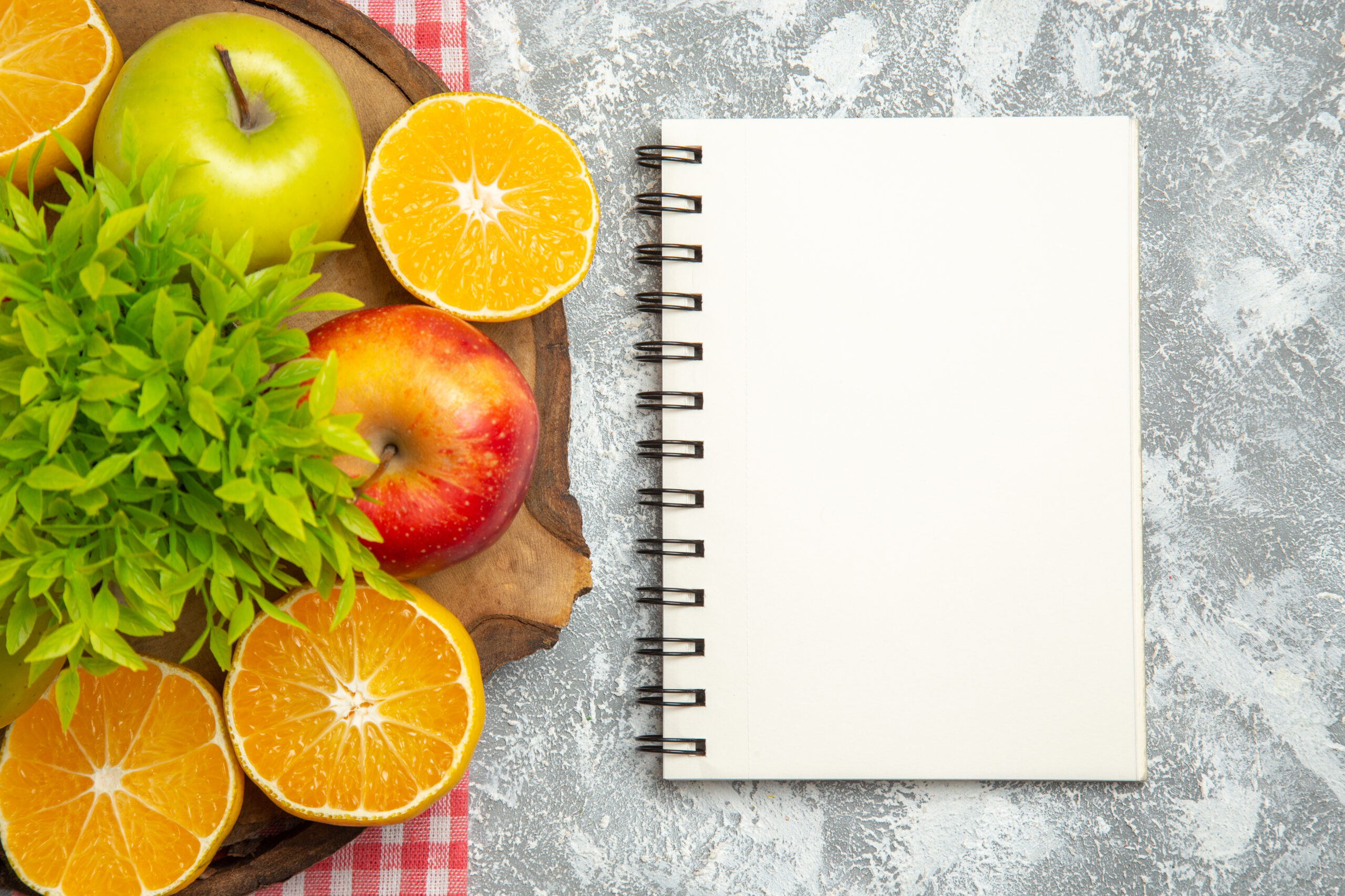 agenda pentru meniu cu fructe langa